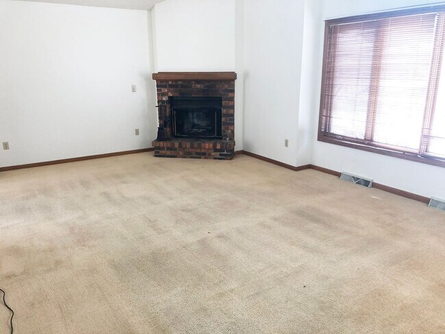 Building Photo - 3 Bedroom, 3 Bath Home With 2-Car Attached Garage In Rothschild