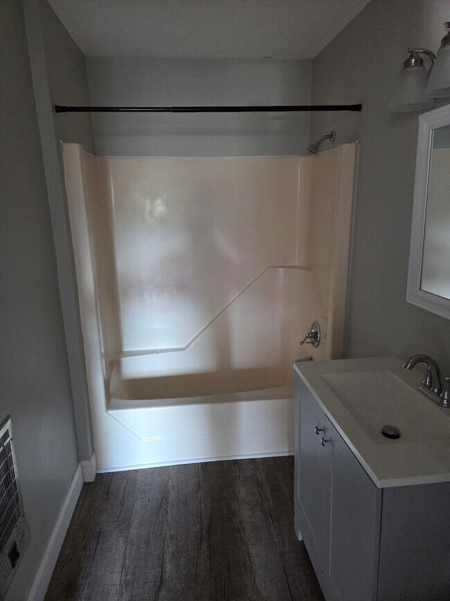 Building Photo - 1 bedroom apartment
