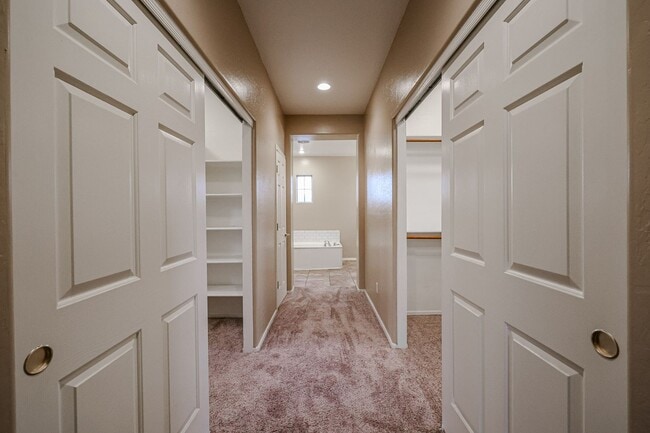 Building Photo - COMING SOON !! Spacious 4 Bed, 2.5 Bath 2 Story Home in Shadow Ridge Community/ Chandler