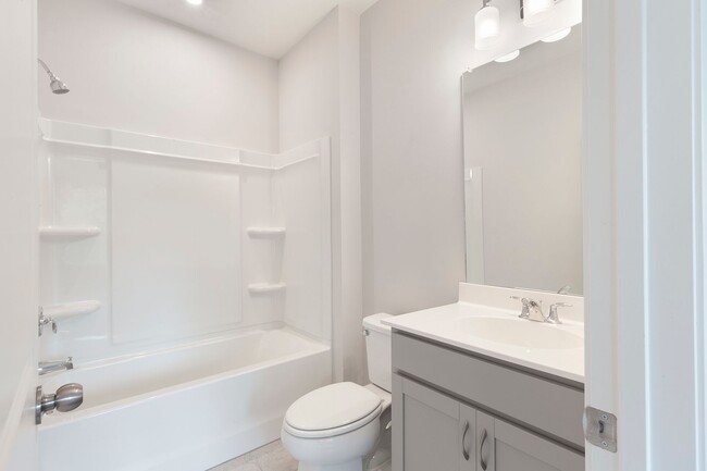 Building Photo - Newly Constructed 2/4 Townhome Directly on...