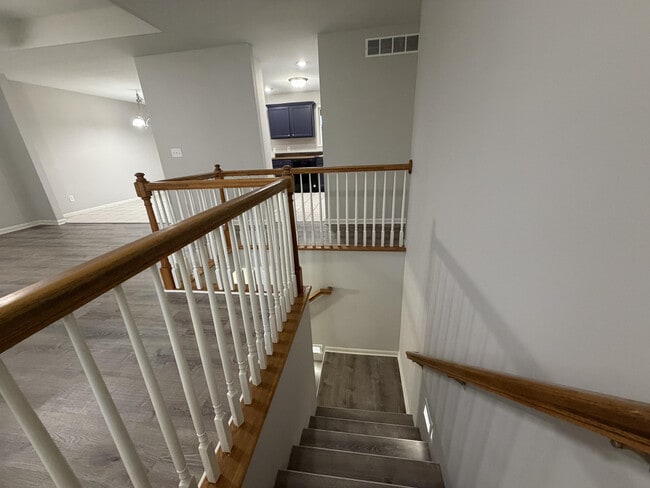 Building Photo - 208 Jackal Dr