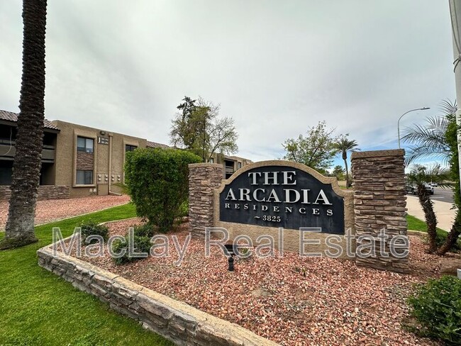 Building Photo - 3825 E Camelback Rd