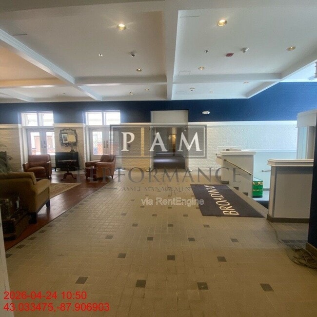 Building Photo - 234 N Broadway