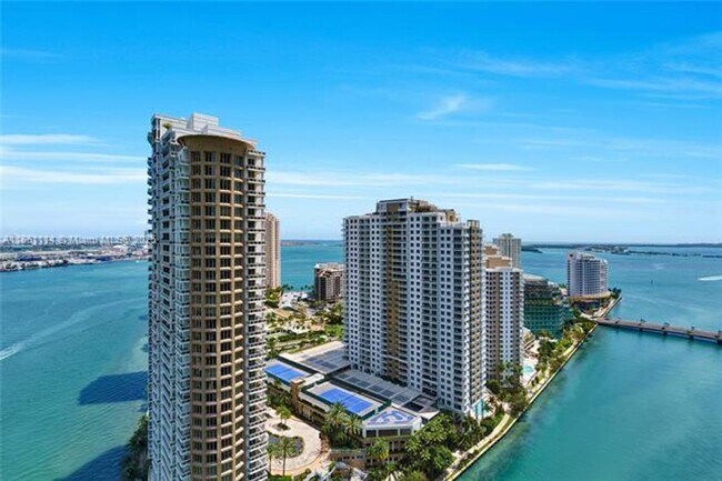 Building Photo - 465 Brickell Ave
