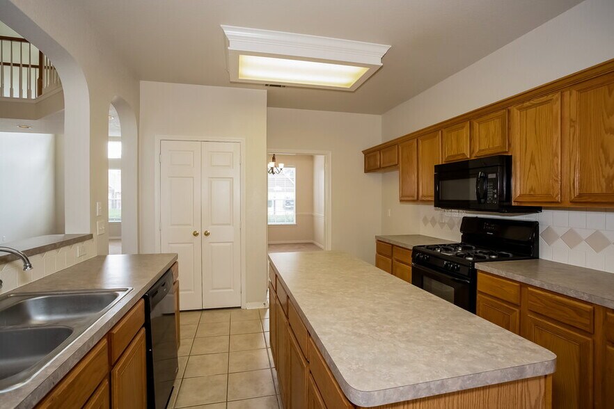 Building Photo - 7714 Danehill Dr
