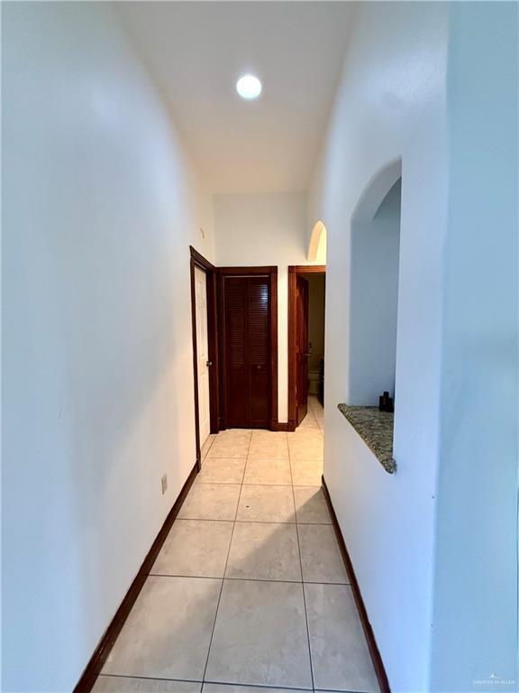 Building Photo - 18 Marble St