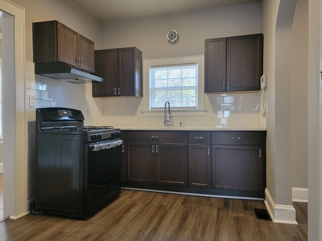 Building Photo - Charming Craftsman in the Heart of Atlanta...