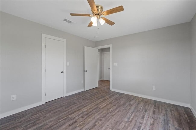 Building Photo - Charming Remodeled Home on Half an Acre in Lott, TX!