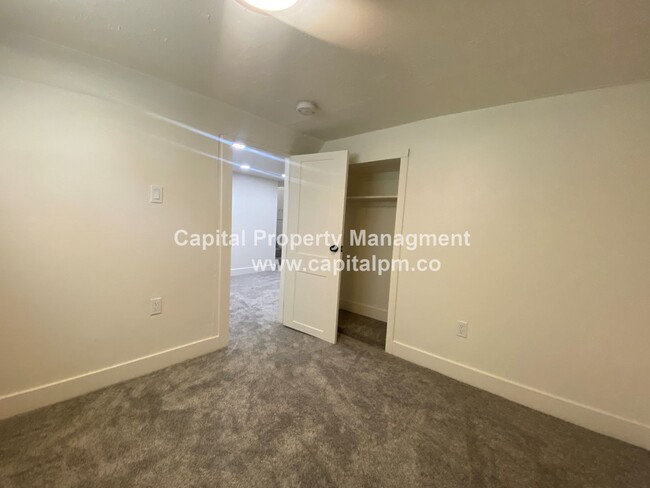 Building Photo - Adorable 3 Bed Bungalow