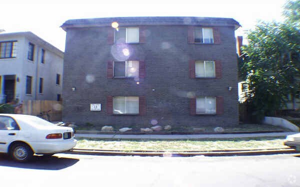 Building Photo - La Hoya Apartments