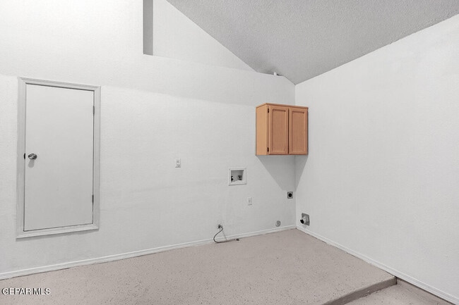 Building Photo - 12249 Delacroix Dr