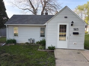 Building Photo - 1 Bedroom, 1 Bath House