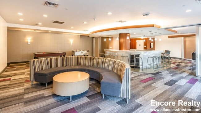 Building Photo - 285 Third St. Unit 704