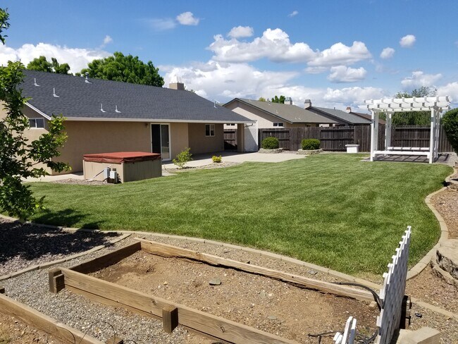 Building Photo - 4057 Saffron Way