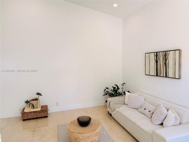 Building Photo - 646 Stanton Dr