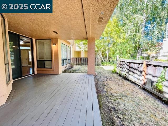 Building Photo - 3046 Lakemont Dr