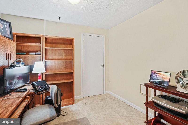 Building Photo - 16151 Brookmead Ct