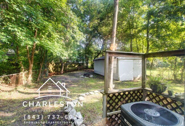 Building Photo - 1618 Acacia St