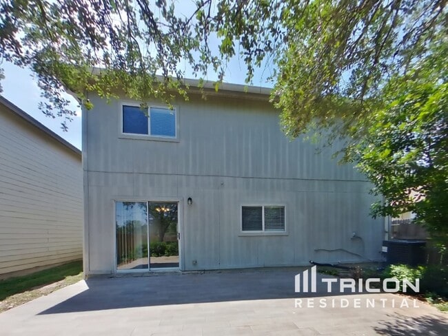 Building Photo - 7814 Cortland Oak
