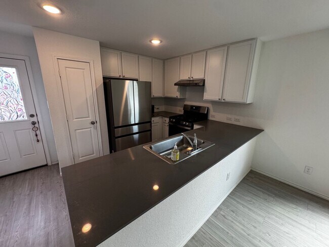 Building Photo - MOVE-IN SPECIAL! Modern 2024 New-Build with Open-Concept Living and Private Primary Suite in Wate...