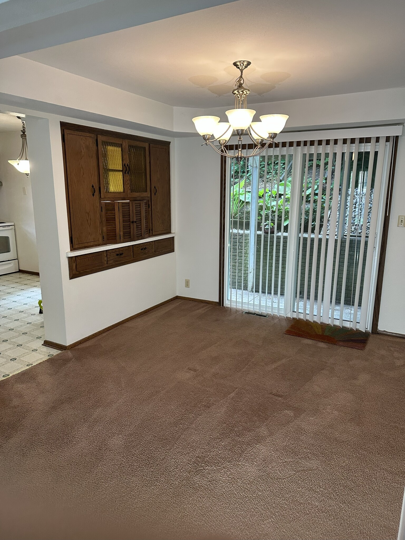 Building Photo - 1331 Martha Washington Dr