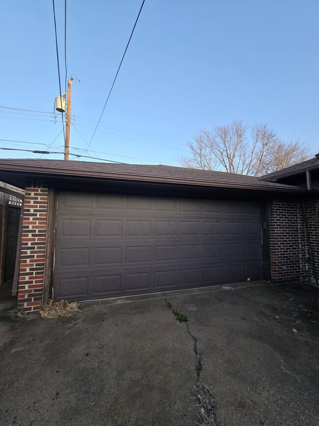 Building Photo - 714 S Fabrique Dr