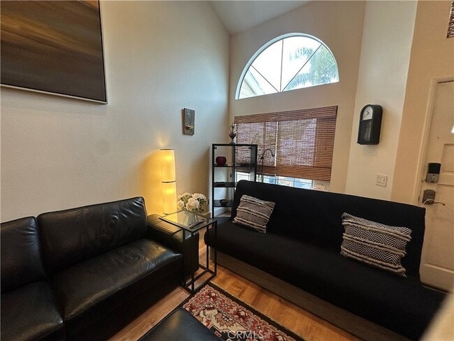 Building Photo - 2217 Vanderbilt Ln