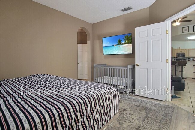 Building Photo - 546 Pineloch Dr