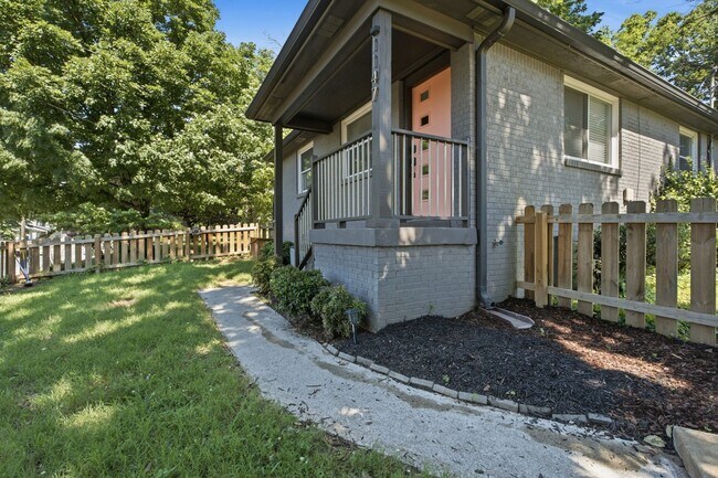 Building Photo - 1147 Cahal Ave