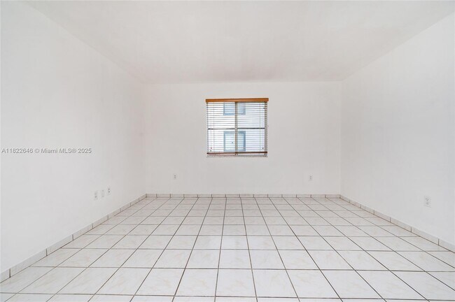 Building Photo - 12521 NW 11th Ln