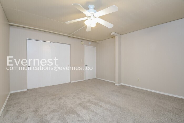 Building Photo - 930 Acoma St