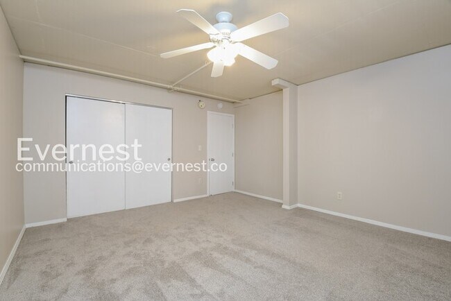 Building Photo - 930 Acoma St
