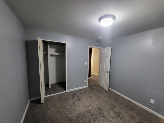 Building Photo - 3 bedroom home on Flint's North-east side