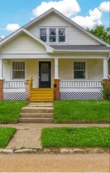 Building Photo - 555 W North St