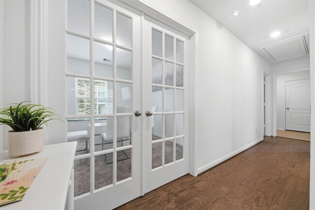 Building Photo - 25343 Trinity Oakley Ct