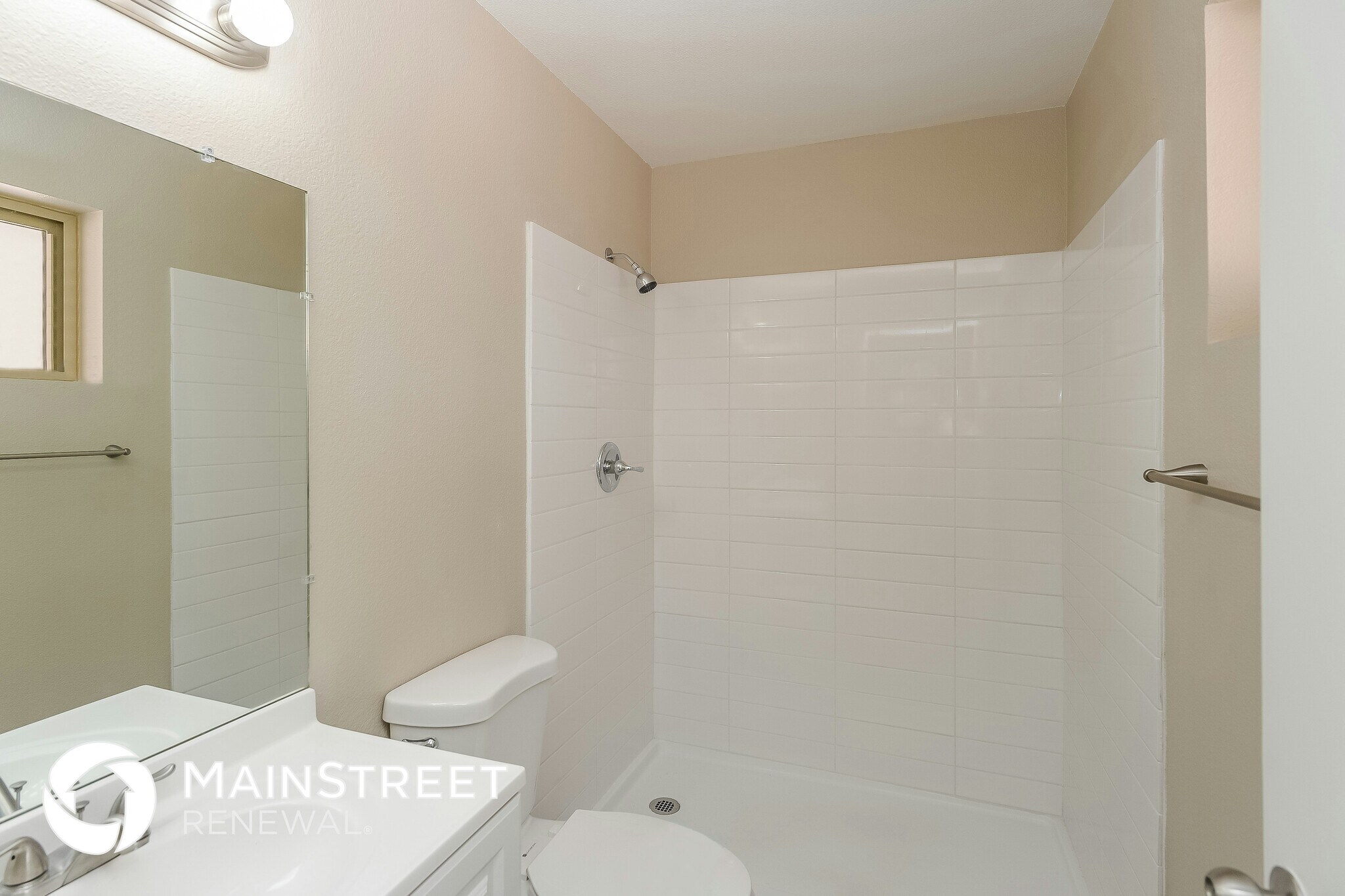 Building Photo - 2249 E Gable Ave