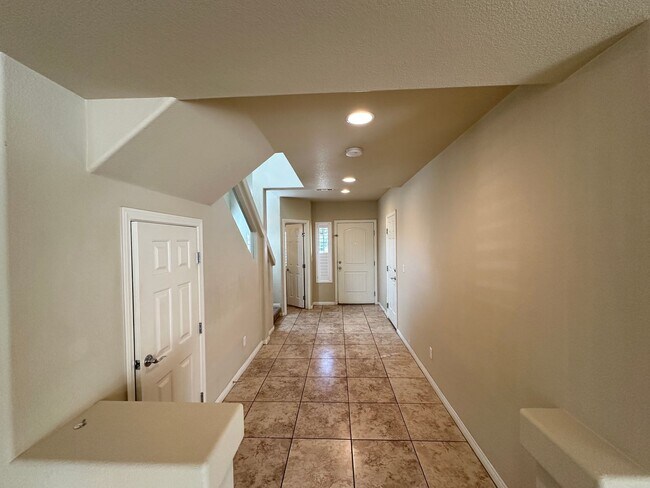 Building Photo - Sonata Within Pinnacle Peaks Phase 2 Amd