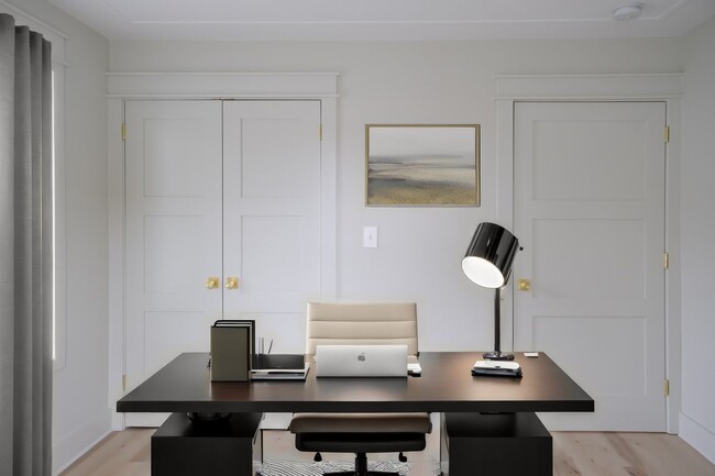 Building Photo - Custom Design Home in Greenville w/ Lawn Care included!