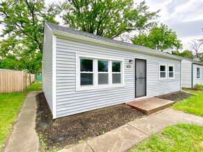 Building Photo - Updated 2 Bedroom Home in Gary