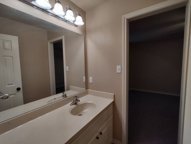 Building Photo - Prestigious 3/3/2 Home in Lubbock Cooper School District.