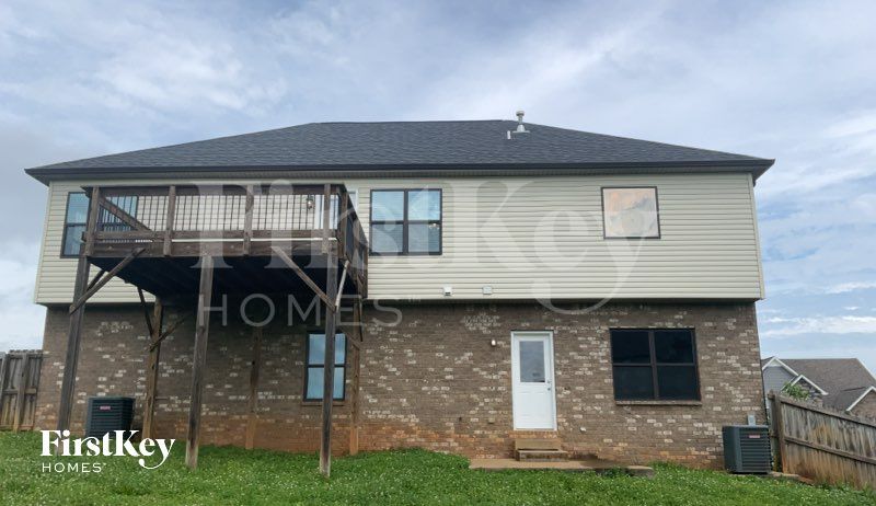 Building Photo - 660 Superior Ln