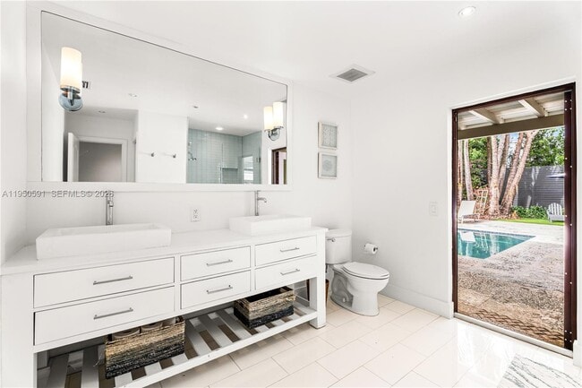 Building Photo - 3625 Battersea Rd