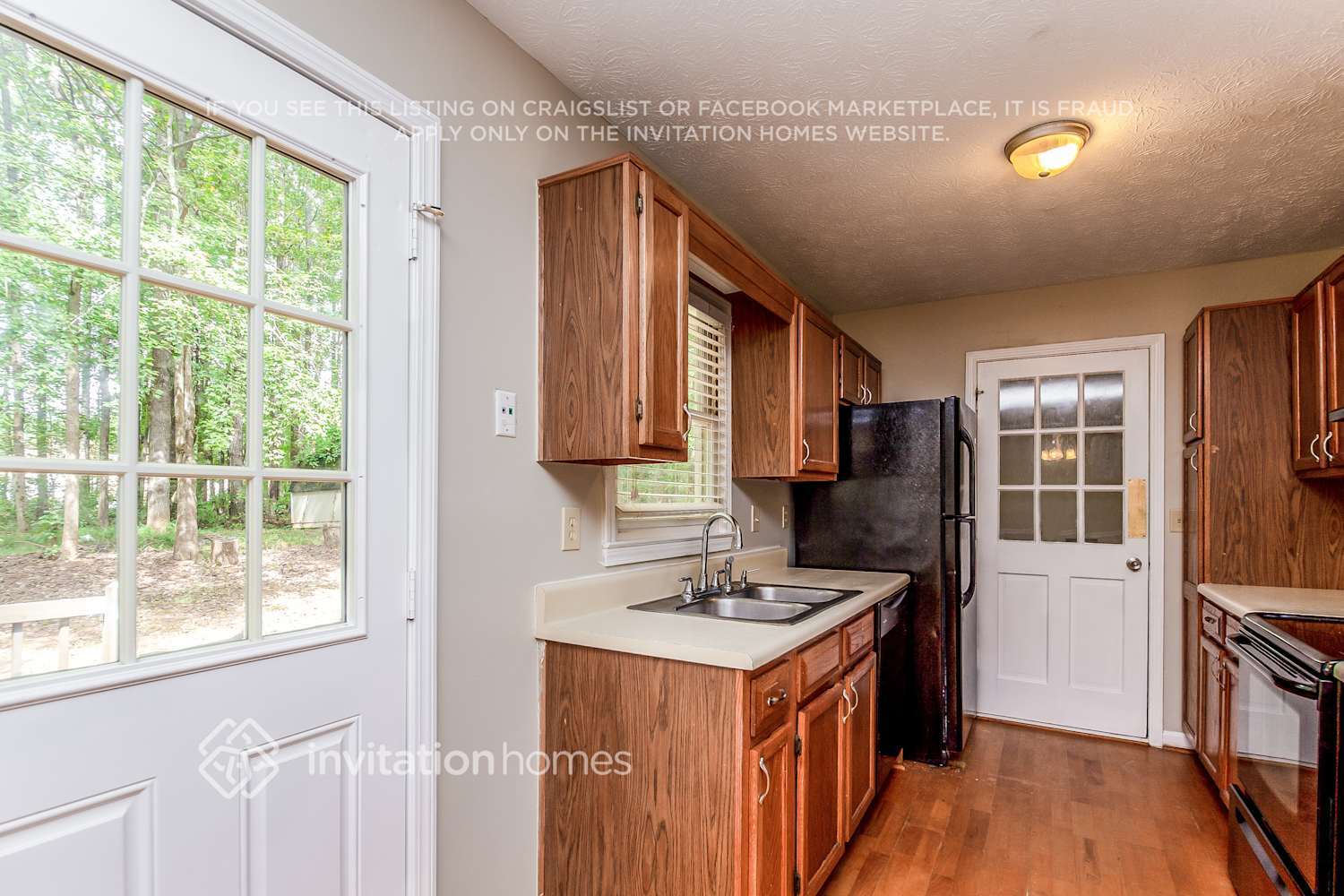 Building Photo - 155 Pilgrim Way