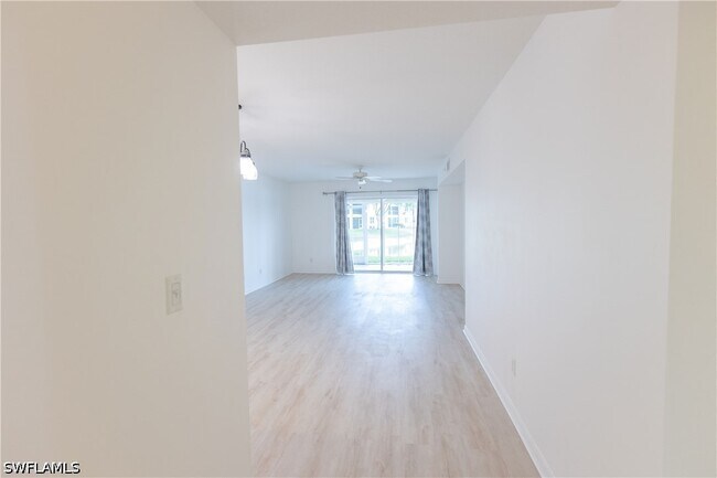 Building Photo - 2456 Millcreek Ln