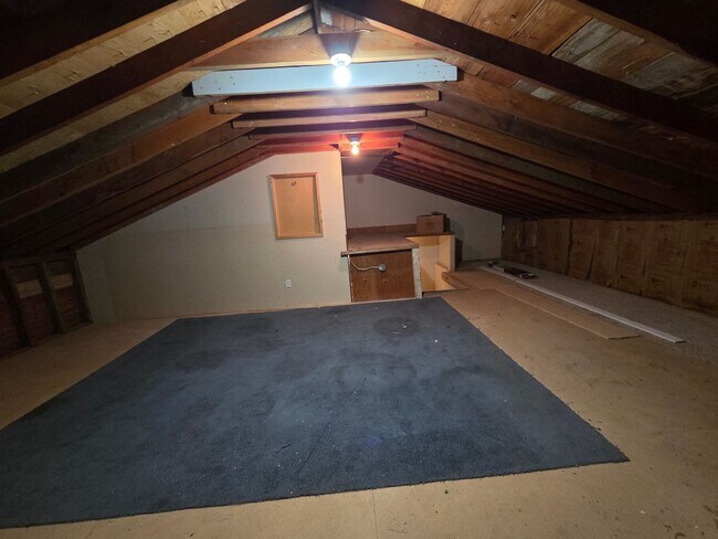 Building Photo - Orchards Home with a View