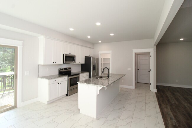 Building Photo - 11 Hillswick Dr