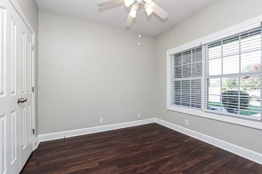 Building Photo - 1811 Potters Ct