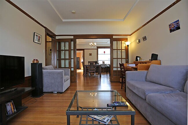 Building Photo - 1120 Shrader St