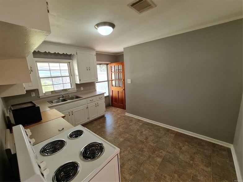 Building Photo - 959 Green Ridge Ct