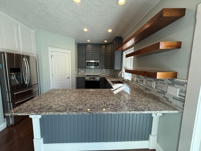 Building Photo - Midland Houses